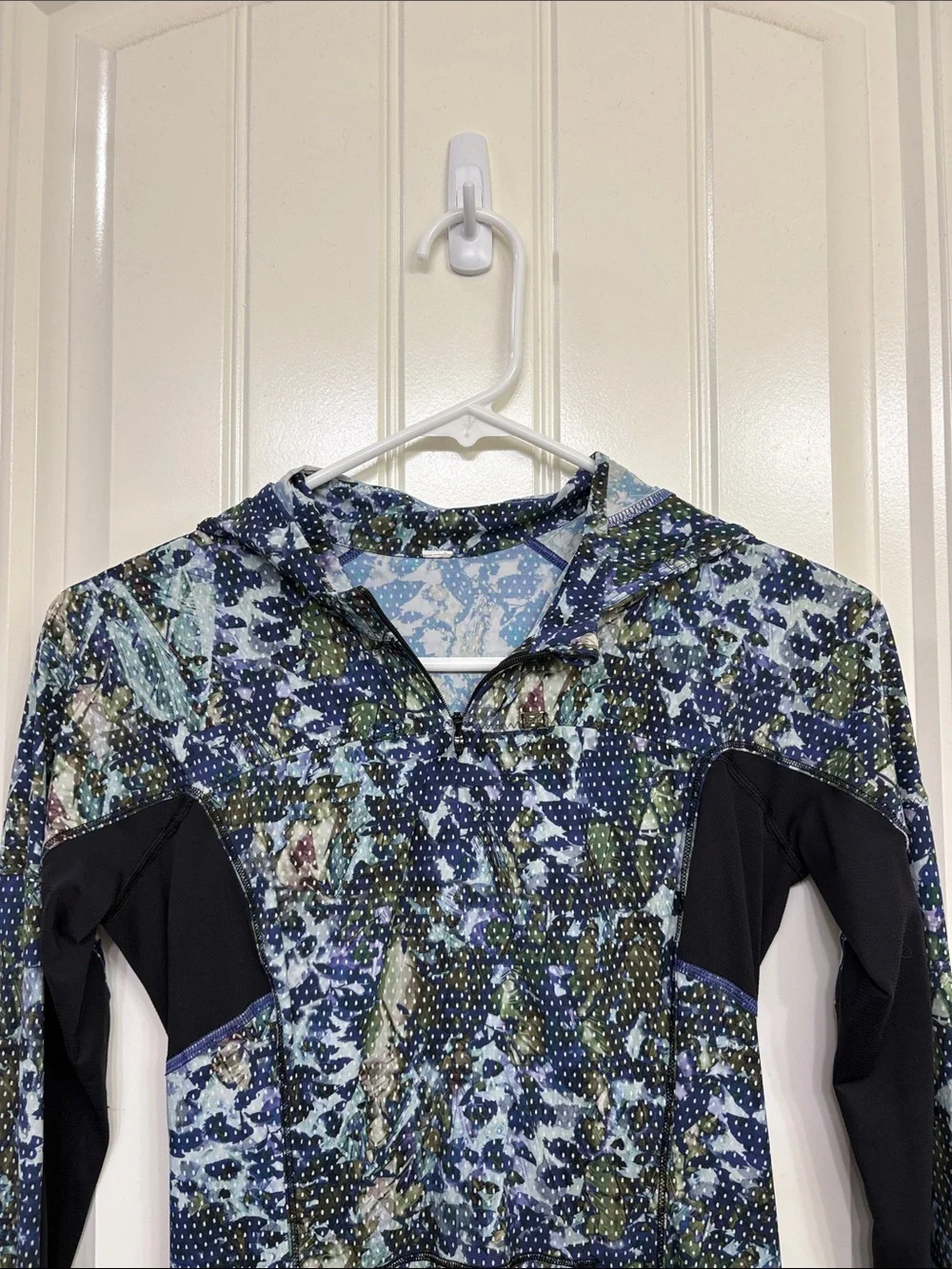 lululemon athletica Blue‎ Multi Printed Hooded Long-Sleeve Top